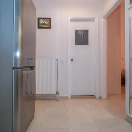 Lary's House Apartament *
